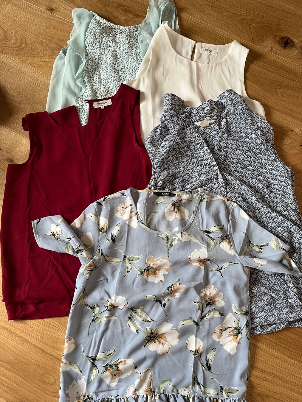Lotti di vestiti: KLEIDERPAKET Blusen – Usato da Wangen SZ venduto da selinaf97
