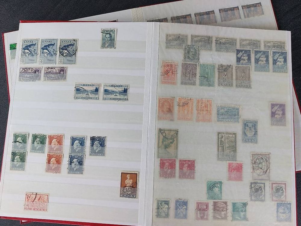 2 albums de timbres Grèce (Gebraucht) in Martigny für CHF 20 – nur ...