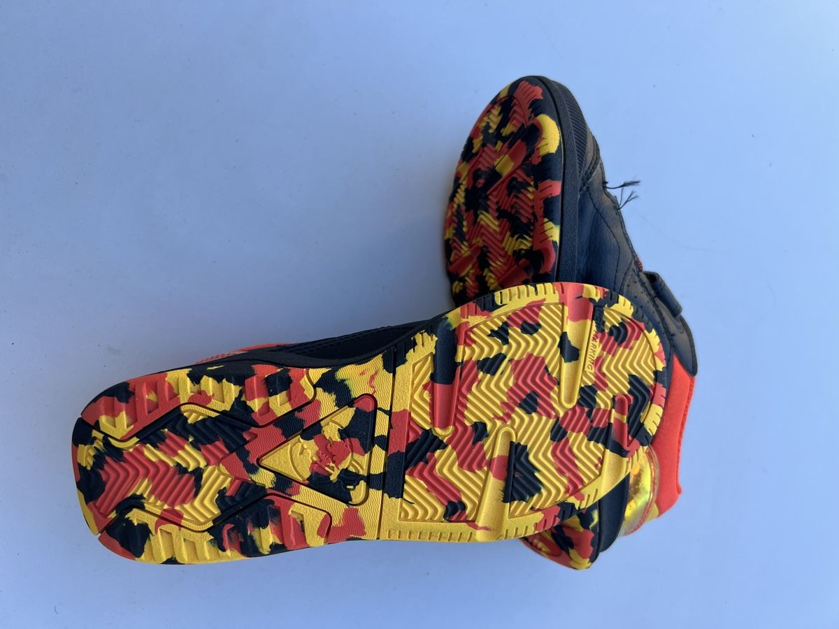 Decathlon Scarpe per ragazzi: Hallenturnschuhe Gr. 34 – Usato da Heiligkreuz (Mels) venduto da fodo 2