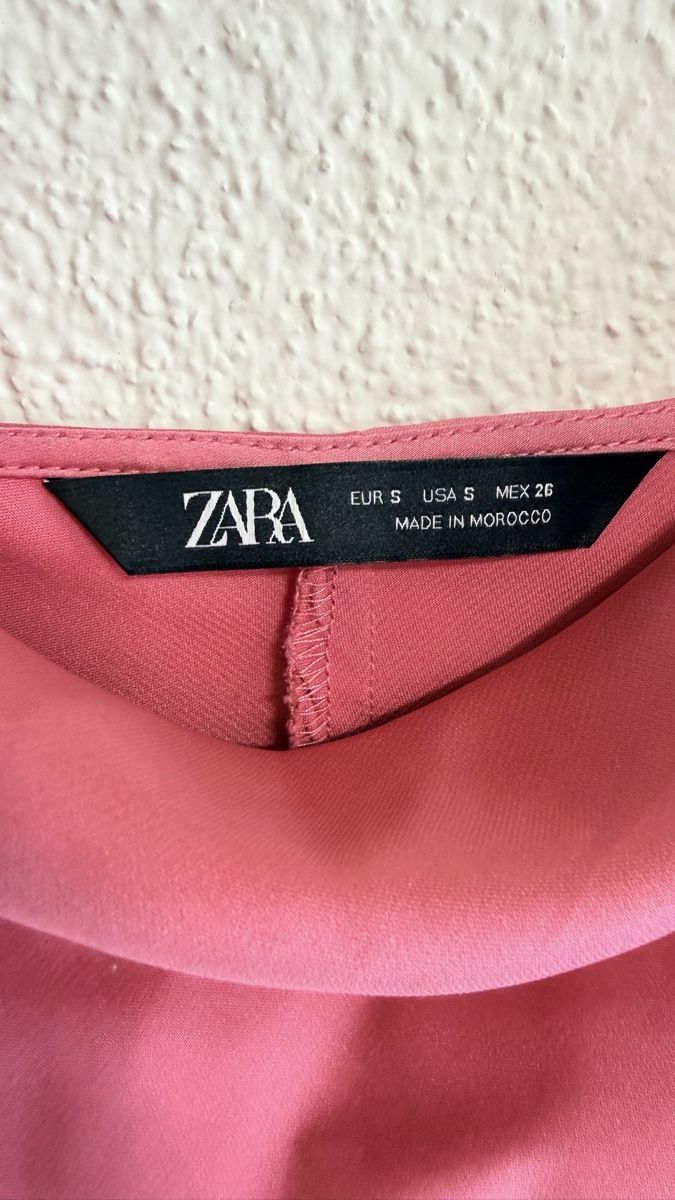 Zara Chemisiers: Rosa Satinbluse Zara, Grösse S – Neuf (Voir description) à Bonstetten par AngelaF23 2