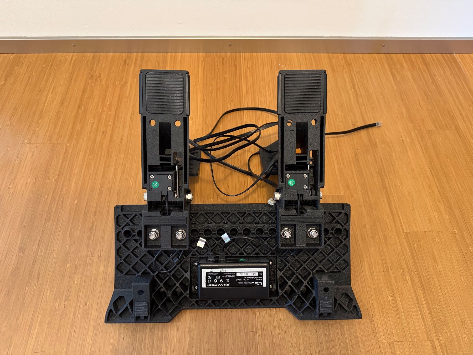 Fanatec Consoles: Fanatec CSL Elite Pedals – D'occasion à Uster par elcapo03 2