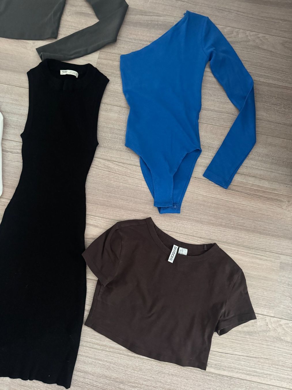 Lotti di vestiti: 7 Stk. Damen Kleider Set Gr. XS – Usato da Bonstetten venduto da VCLS 1