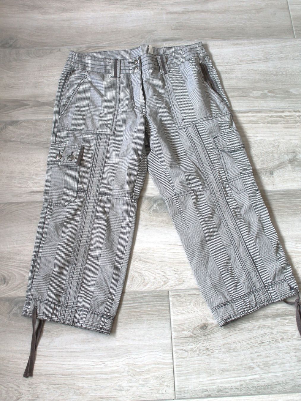 Pantaloni: Pantacourt taille 38 – Usato da Chez-le-Bart venduto da jasse