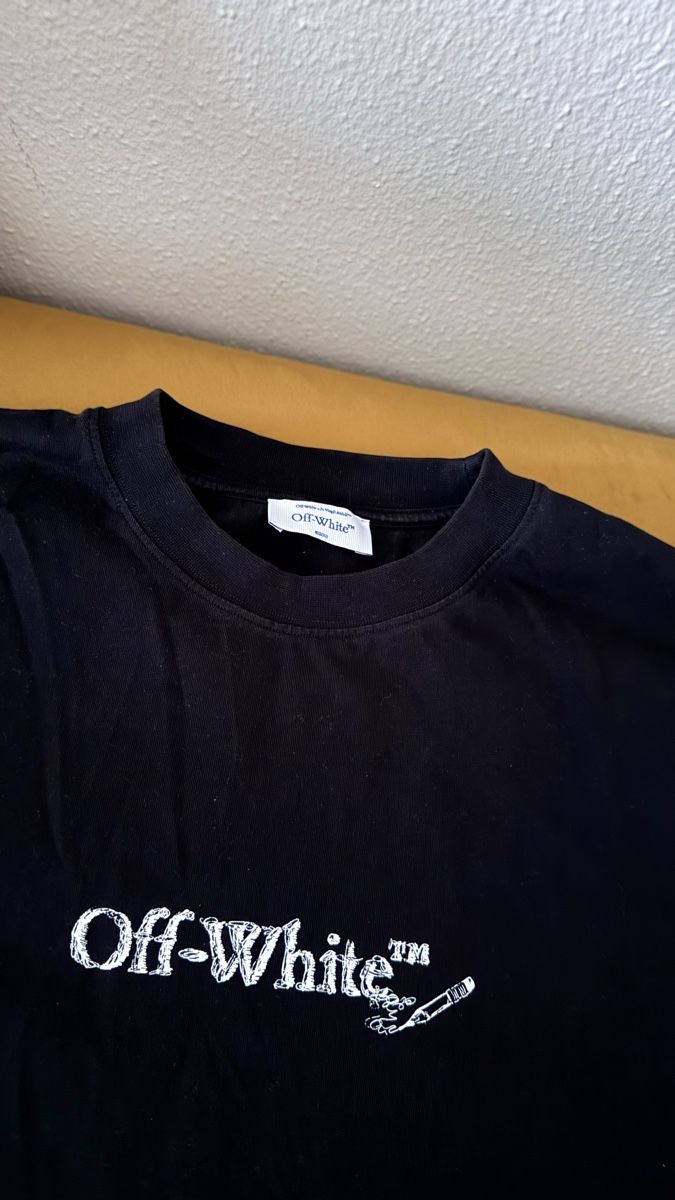 Off-White T-shirts: Off White, T-Shirt – Neuf (Voir description) à Zufikon par why_v729 2