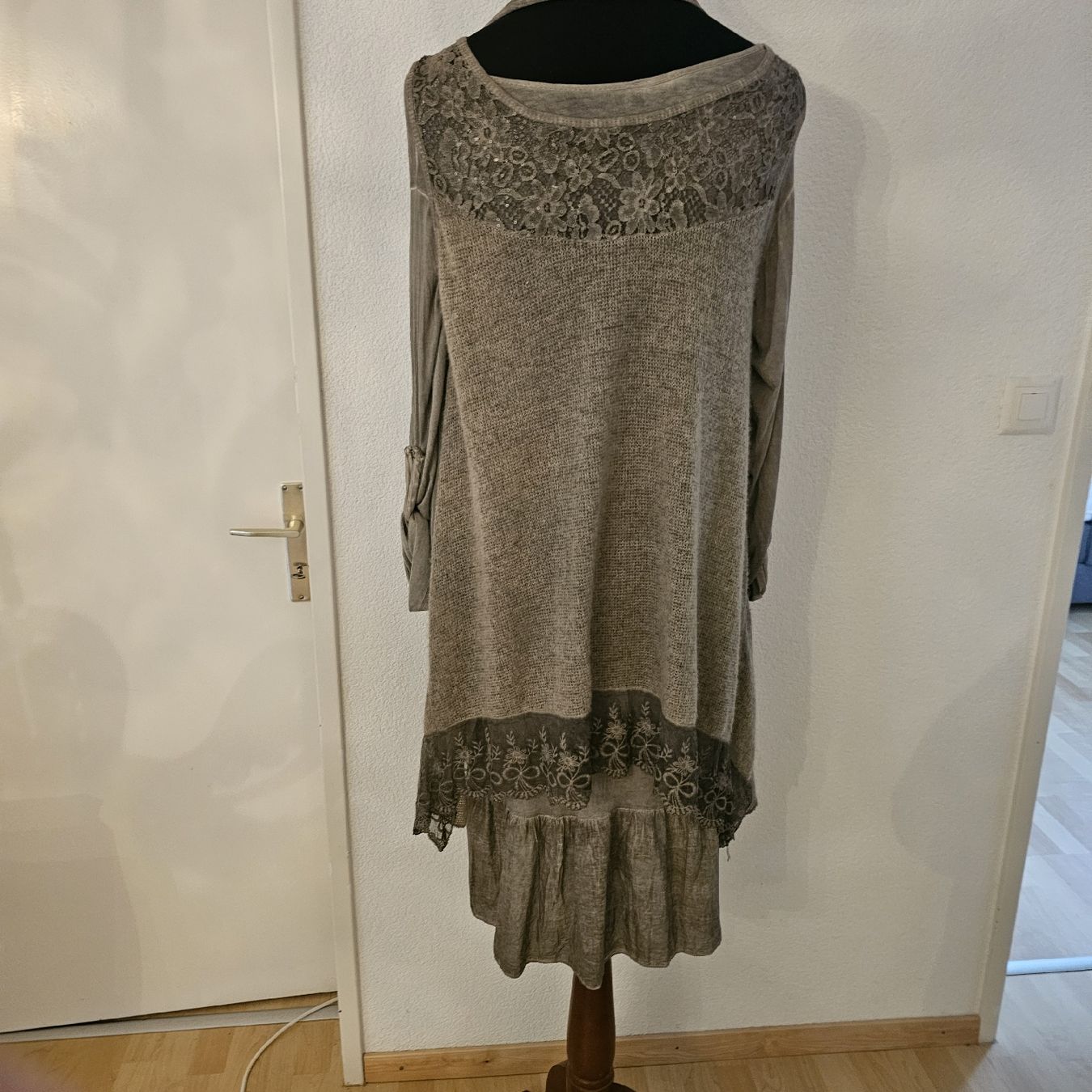 Kleider: Boutique kleid lang gr 46 – Gebraucht aus wolfhalden von 46464646 5