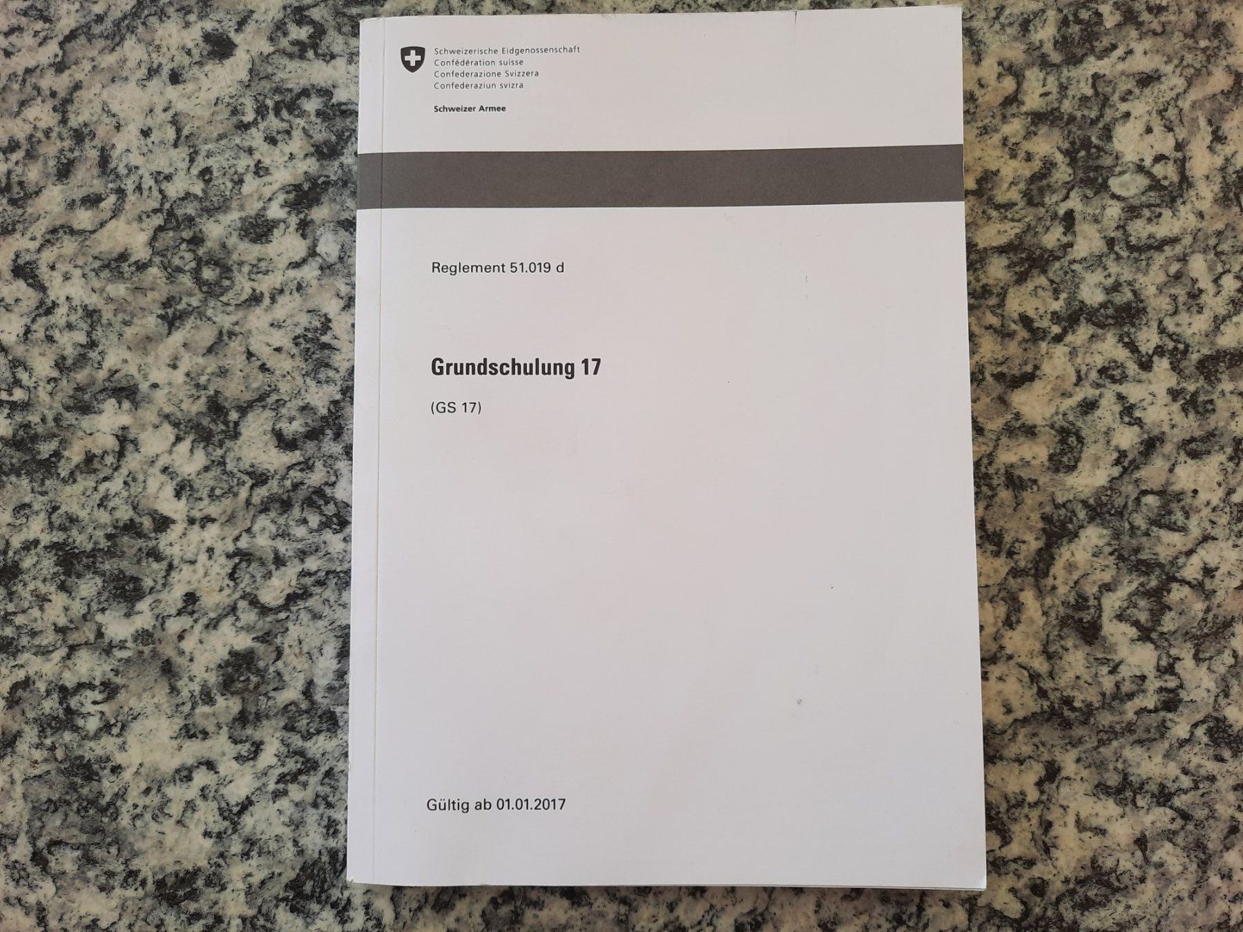 Bücher: Grundschulung 17 – Gebraucht aus Ruswil von Sammlergeist