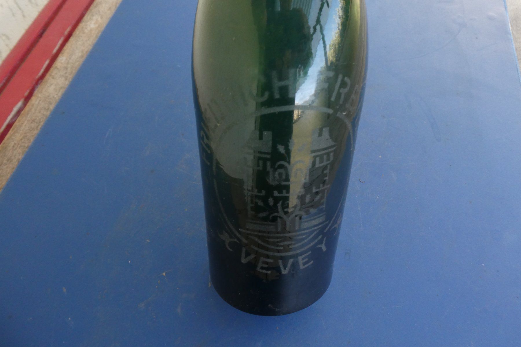 Feldschlösschen Verres, cruches & bouteilles: Bouteille de bière Vevey – D'occasion à Fontaines NE par monloisir