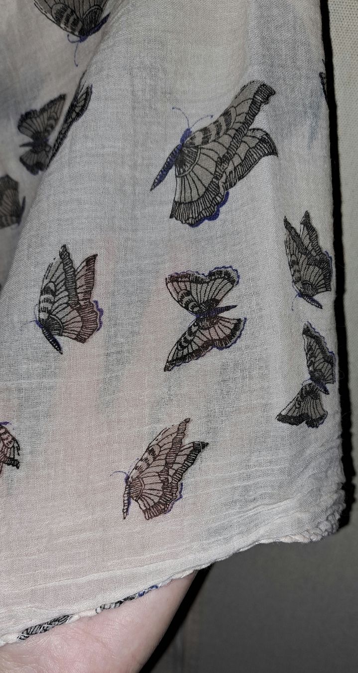 Foulard & Sciarpe: Leichter Frühlings/Sommerschal – Usato da Richterswil venduto da Viorella