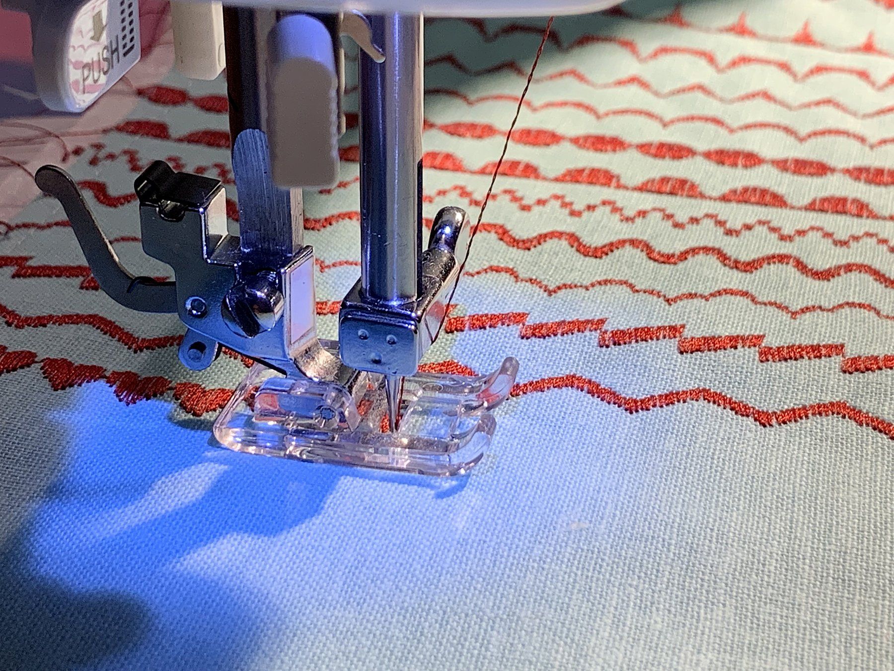 Mio Star Macchine da cucire: Computergesteuerte Näh/Stickmaschine MioStar Gold ab Service – Usato da Wetzikon ZH venduto da Hobbyschneiderin 6