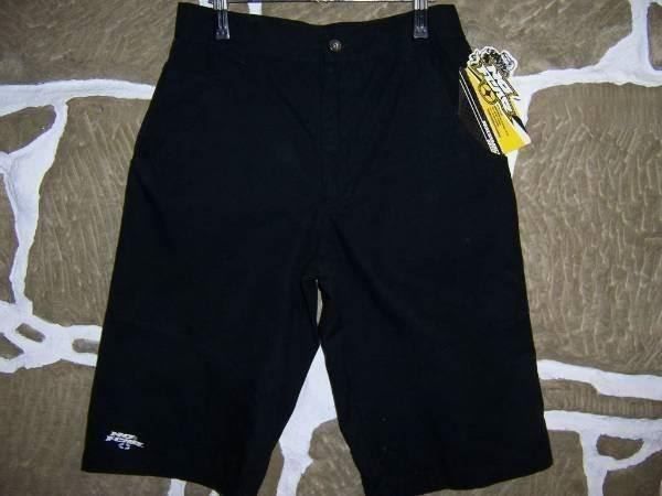 Pantaloni: NoFear Shorts Hurst, Gr. 30 – Nuovo (secondo la descrizione) da Kölliken venduto da motoleu