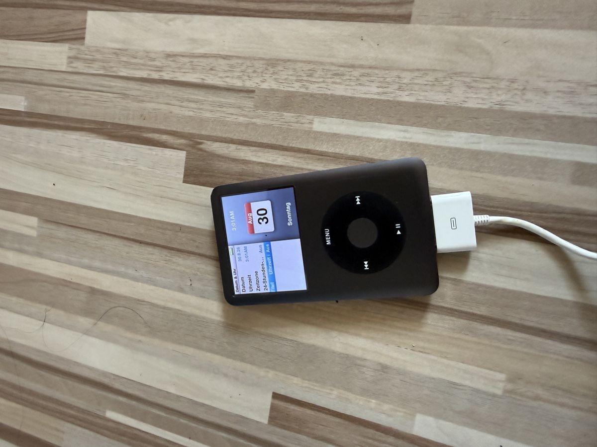 Apple Tragbarer Mediaplayer: Apple iPod Classic 160GB  mit Ladekabel – Gebraucht aus Dielsdorf von bambus1 1