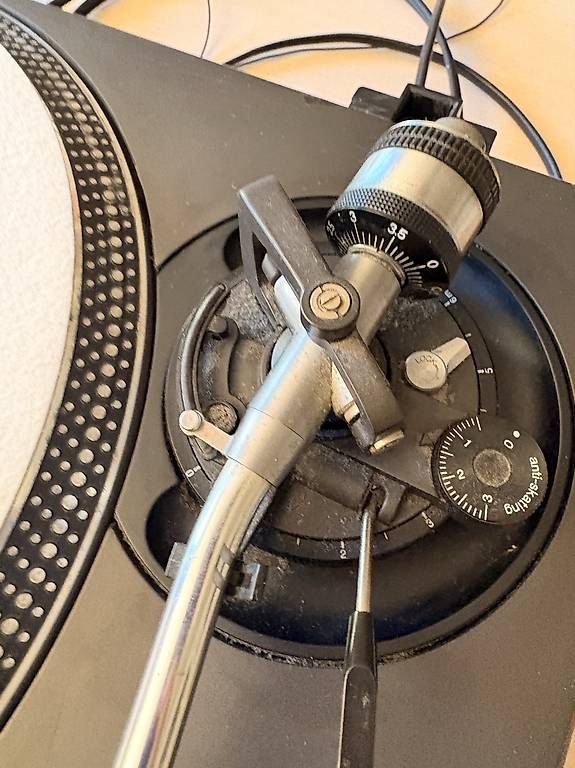 Tourne-disques: Technics Quartz SL-1210MK2 – D'occasion à Bern par l.g.01 4