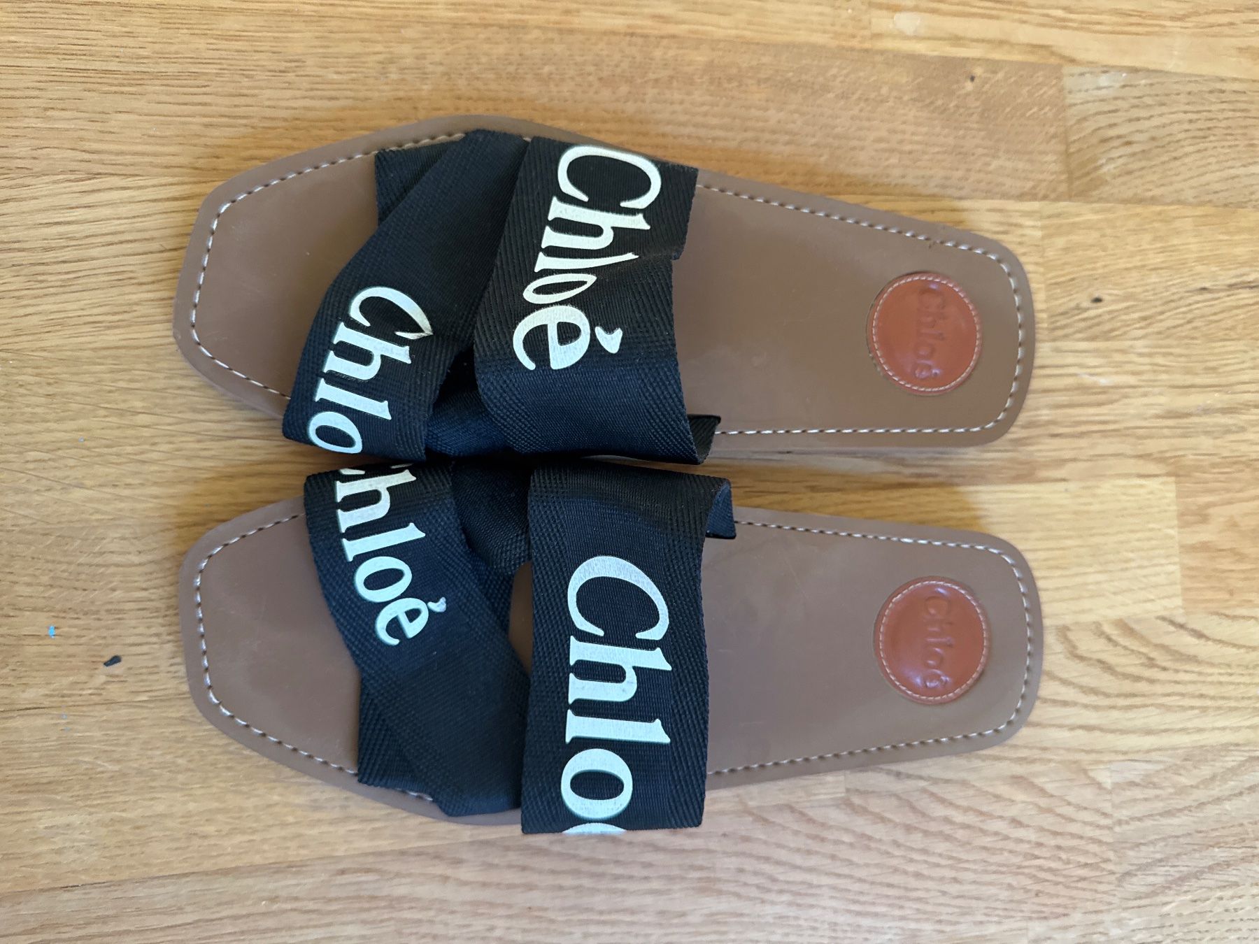 Chloé Scarpe da donna: Chloé Sandalen Schwarz Logo Grösse 40 – Usato da Winterthur venduto da Julia90