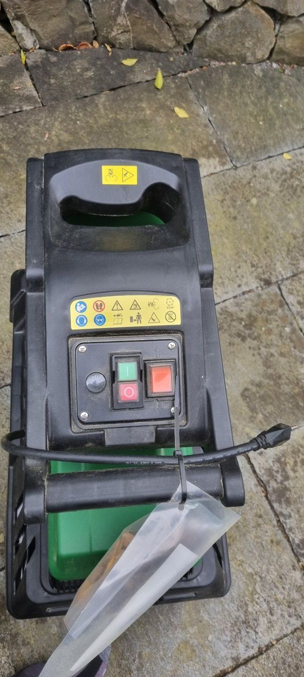Häcksler: Okay Elektro-Walzenhäcksler 2000 W – Neu (gemäss Beschreibung) aus Ennetmoos von haer 3