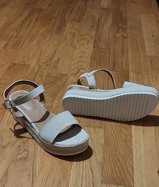 Scarpe da donna: Sandales taille 39 – Usato da Gland venduto da pso_zsc6