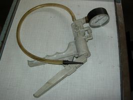 Druckmessgerät mit Pumpe VDO