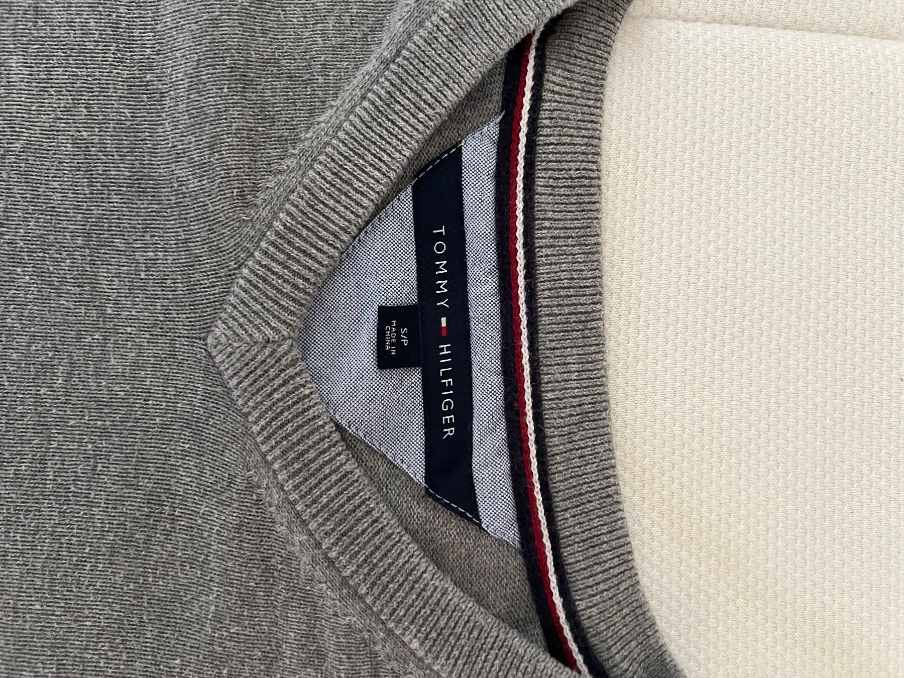 Tommy Hilfiger Maglioni & Felpe: Tommy Hilfiger Sweater - Very good condition – Nuovo (secondo la descrizione) da Zürich venduto da and_y8dy 2