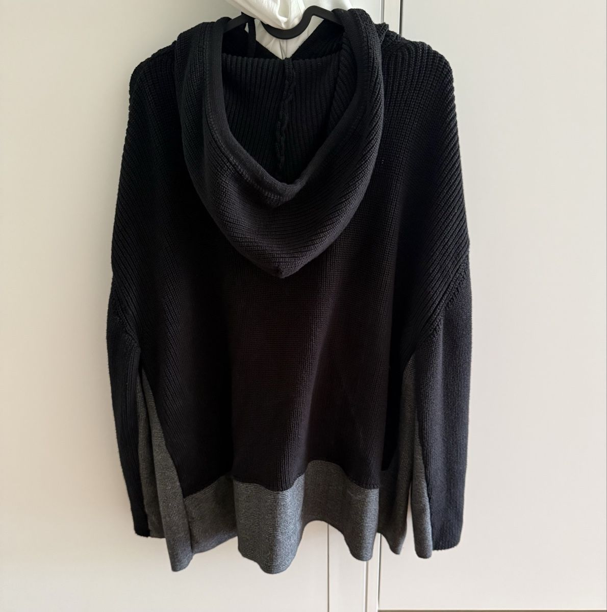 Zara Maglioni & Felpe: Zara Kapuzenpullover Strick schwarz grau Grösse S – Usato da Richterswil venduto da KAYLEIGH_77 1