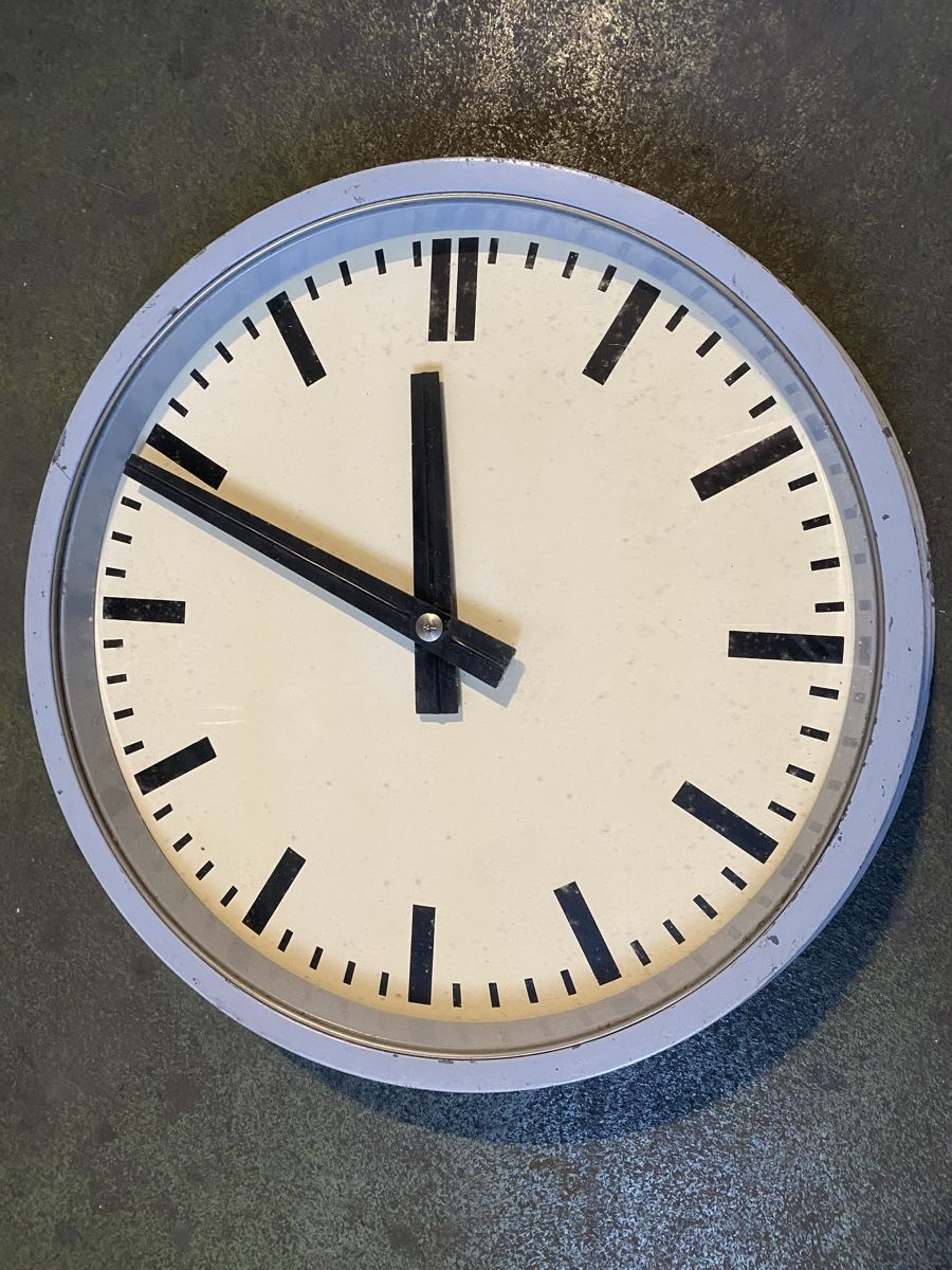 Orologi: Grosse Bahnhofsuhr 1944 – Difettoso da Aeschlen venduto da rudemood
