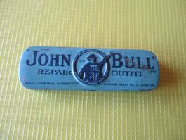 Blechdösli  John  Bull  - ca. 11 x 3 x 2 cm.