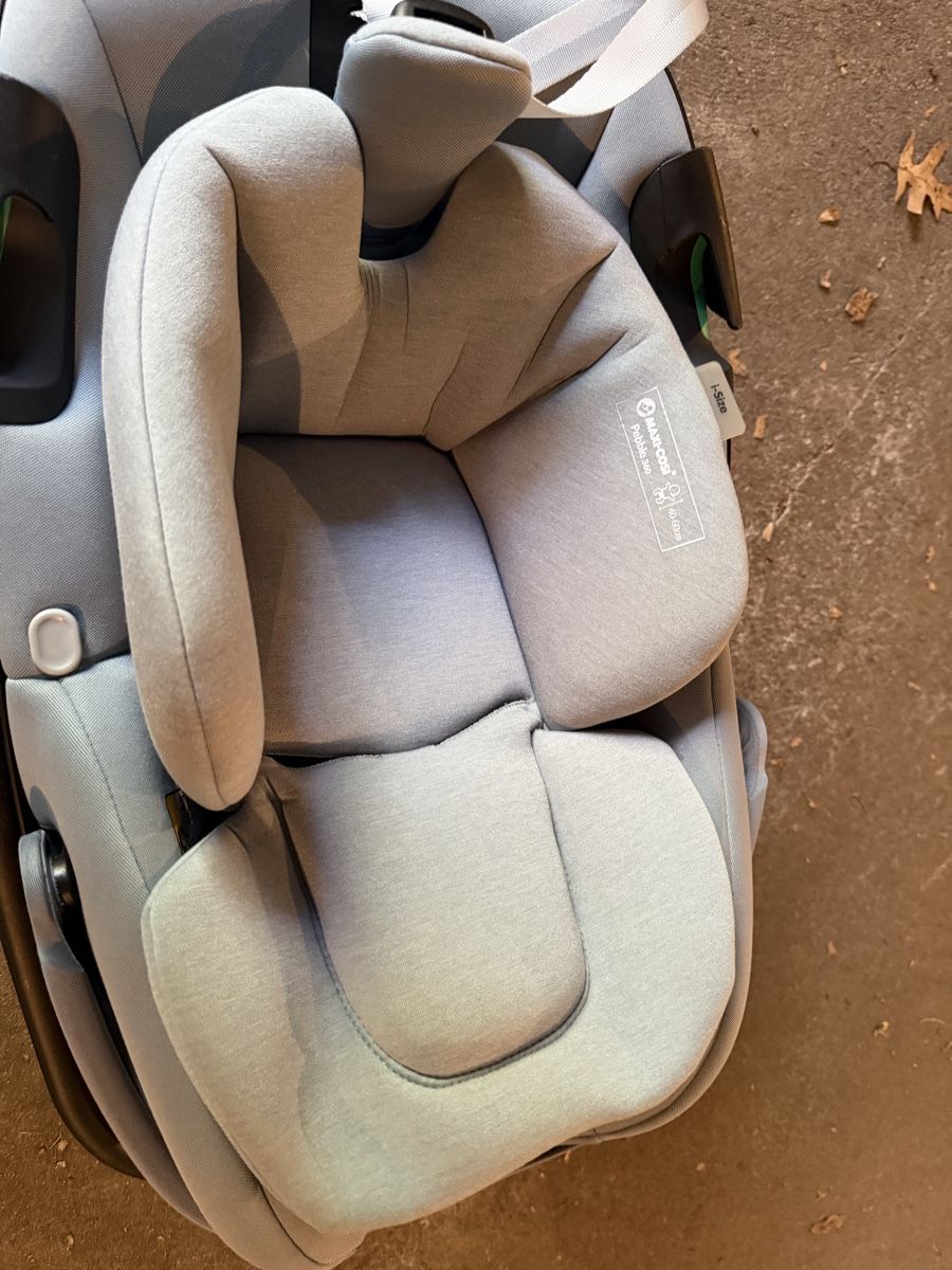 Maxi-Cosi Seggiolini per auto: Babyschale Maxi-Cosi Pebble 360 + Isofix Basis – Usato da Baden venduto da ssi_6jxz 2