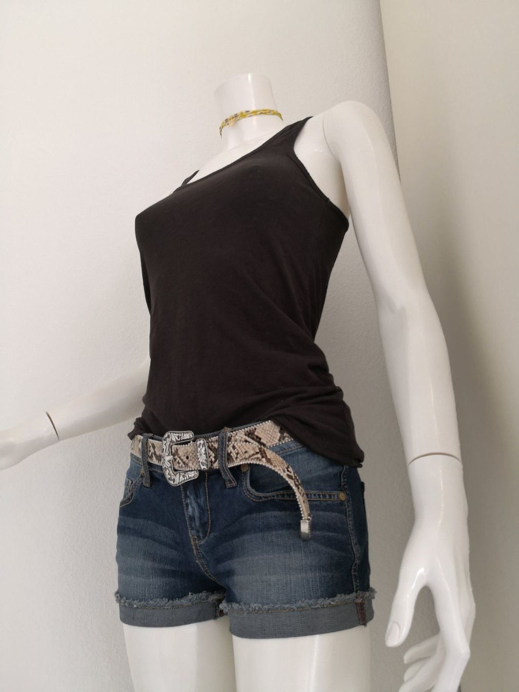 Mango Top: 🤩MANGO BASIC TANK TOP SCHWARZ & D&G P. – Usato da Olten venduto da Naja-Twins-Twins 2
