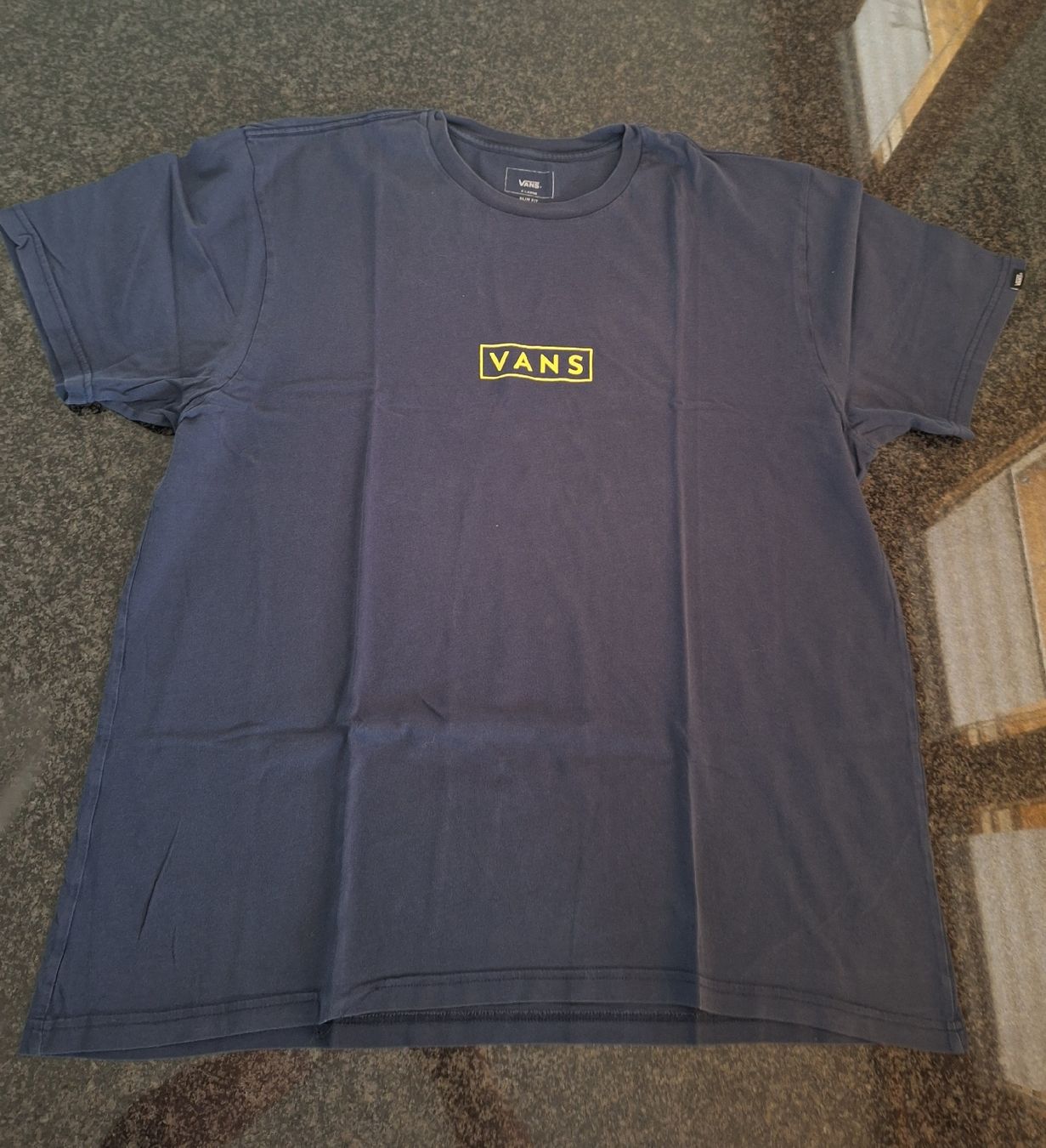 T-shirt: 4 Marken T shirts – Usato da schluein venduto da ciara011 3
