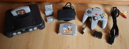 Nintendo 64 Konsole mit diversem Zubehör & 2 Top Games
