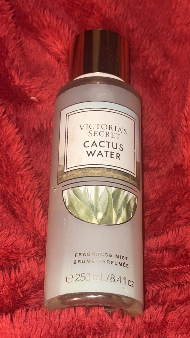 Victoria's Secret Profumi & Eau de Toilette: Victoria's Secret Cactus Water – Usato da Unterkulm venduto da ndjxb