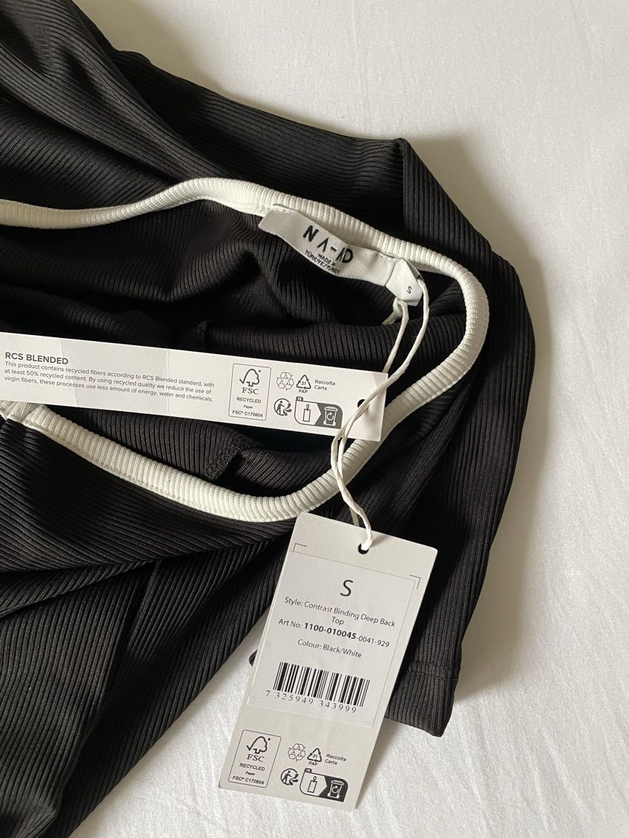 Na-kd Top: Top noir – Nuovo e nell'imballaggio originale da Concise venduto da Lae99 2