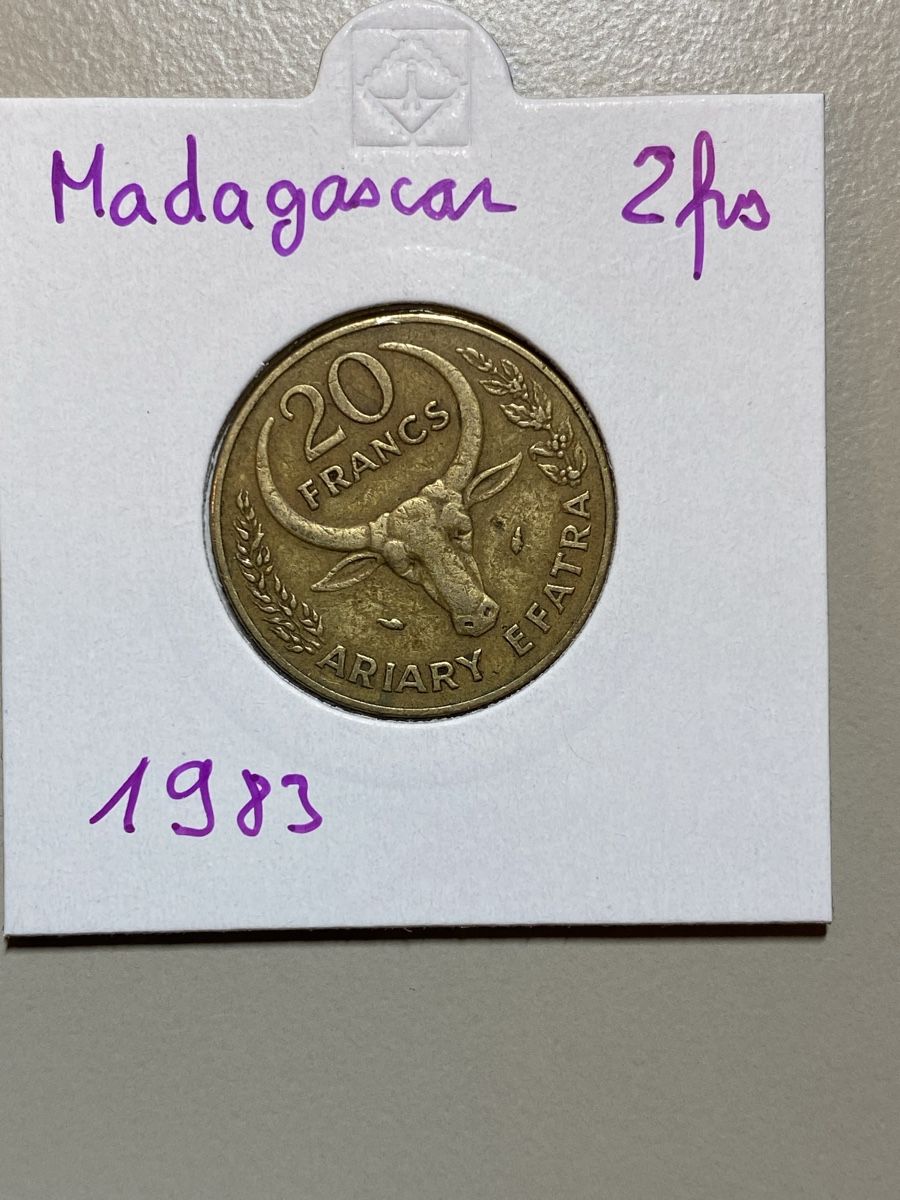 Tutti le monete: Madagascar - 2 francs - 1983 – Usato da Payerne venduto da Mike1682