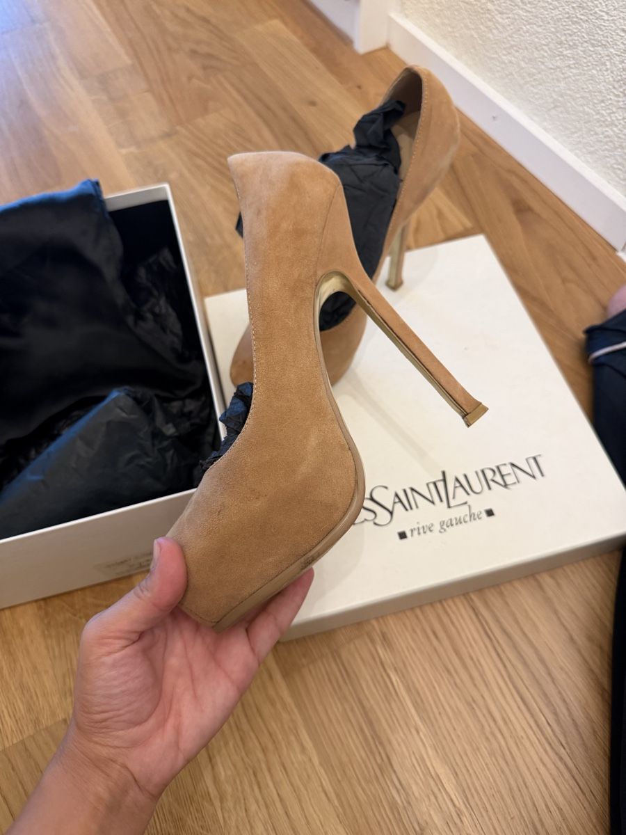 Saint Laurent Chaussures femmes: YSL Pumps beige size 37.5 suede with box – D'occasion à Reinach BL par K.zh.A 1