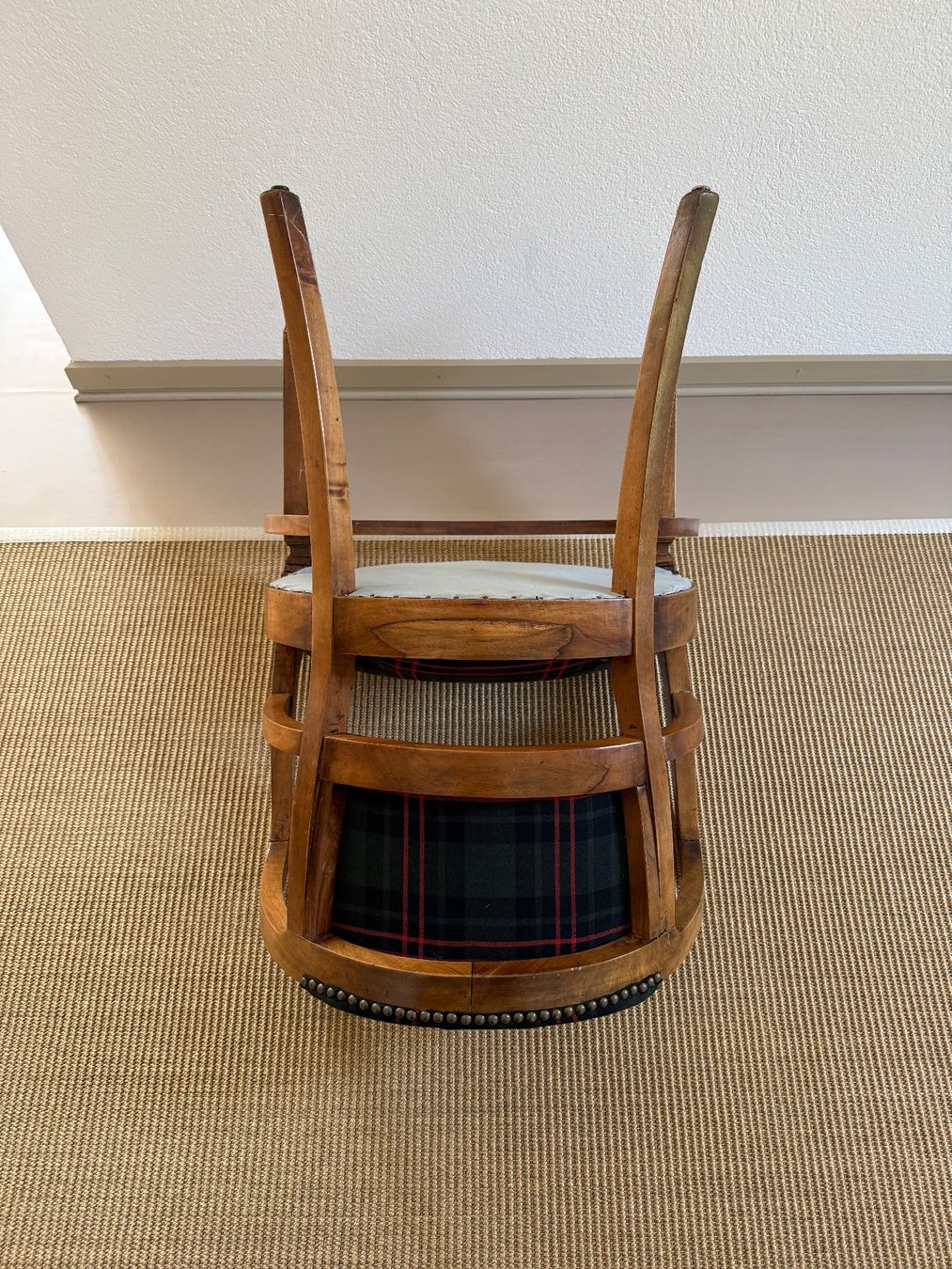 Sedie: Neobarocker Polsterstuhl mit schottischem Tartan – Usato da Luzern venduto da Mamutpe 2