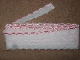 Borte weiss m. rosa Bögli BWgemisch 15mm breit Reststück