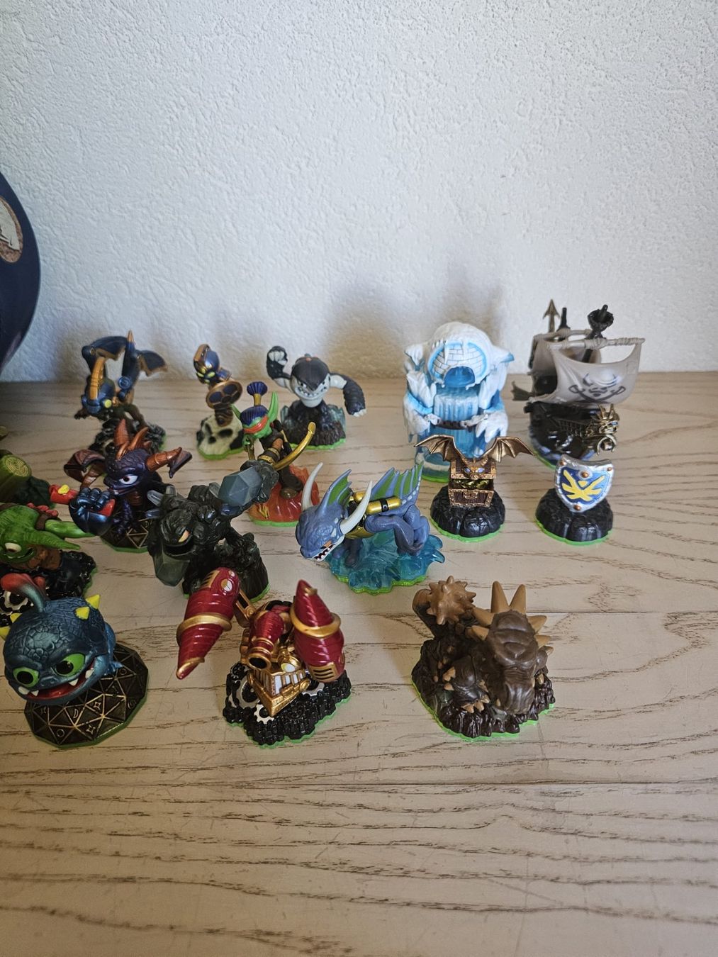 Statuette: Ensemble de figurines Skylanders Spyro's adventure – Usato da Châtelaine venduto da Hey_19 4