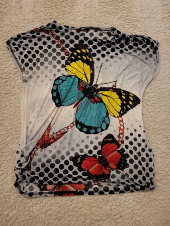 Sommerliches Shirt mit Schmetterling, Grösse XL