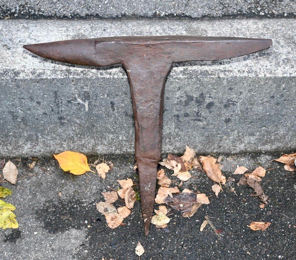 Attrezzi da lavoro: alter geschmiedeter Feldamboss / Steckamboss höhe 42cm – Usato da Pfaffhausen venduto da mono_rec