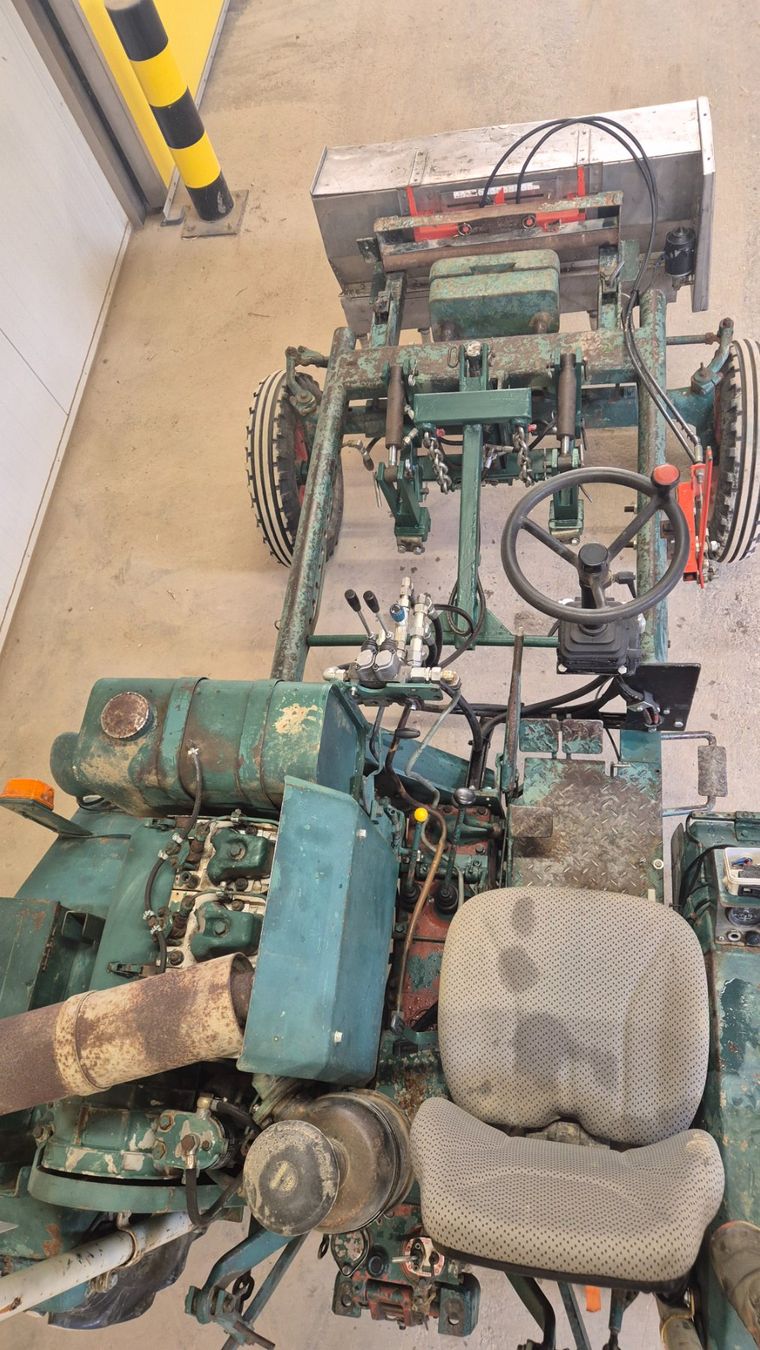 Trattori: Geräteträger/Hacktraktor Schneider GT40 – Usato da Oberwil BL venduto da adr_z5q6 8