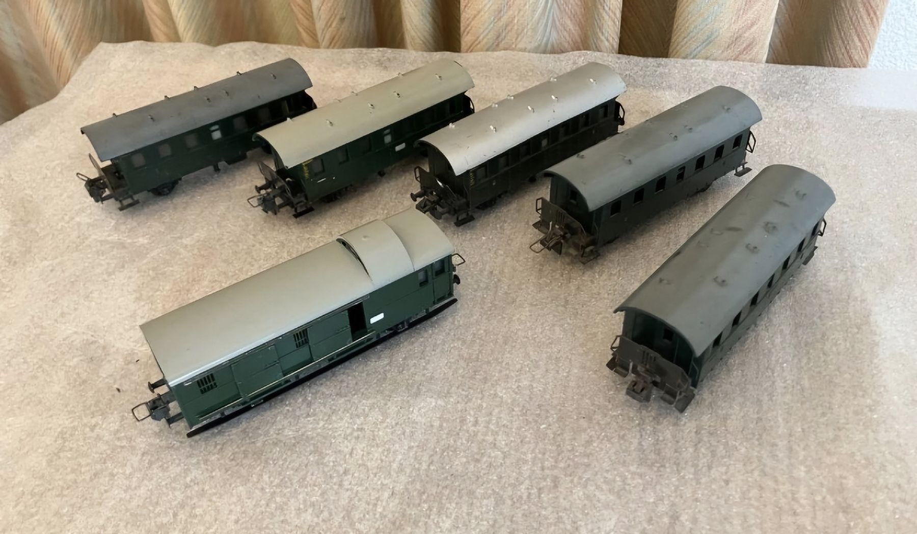 Trix Modelleisenbahnen: Modelleisenbahn Waggons, Spur H0, Trix Express – Gebraucht aus Schindellegi von roli87 2