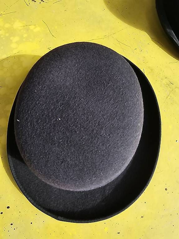 Hüte, Mützen & Caps: Schwarze Melone Hut  – Gebraucht aus Binningen von Oberpfeiffe 4