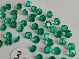 NEW PRICE / LOT de 1 CT EMERAUDES BRESILIENNES 3 mm