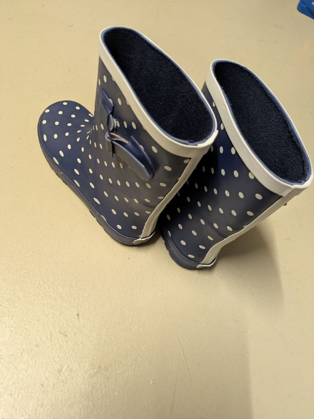 Chaussures garçon: Gummistiefel Gr.35 – D'occasion à Pfäffikon ZH par some82 1