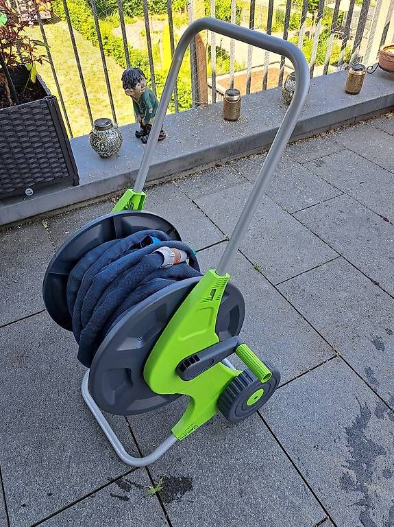 Tubi & Tubi flessibili: Gartenschlauch 25m auf Schlauchwagen – Usato da Lengnau BE venduto da els_wj7h