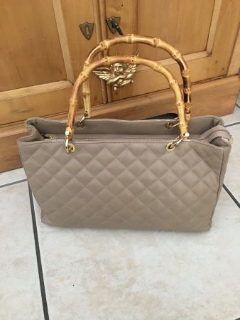 NEU - Leder-Handtasche, taube/braun-grau, Bambus-Holzbügel