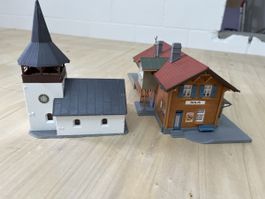 Modellbau Gebäude Bahnhof Solis und Kirche Set 