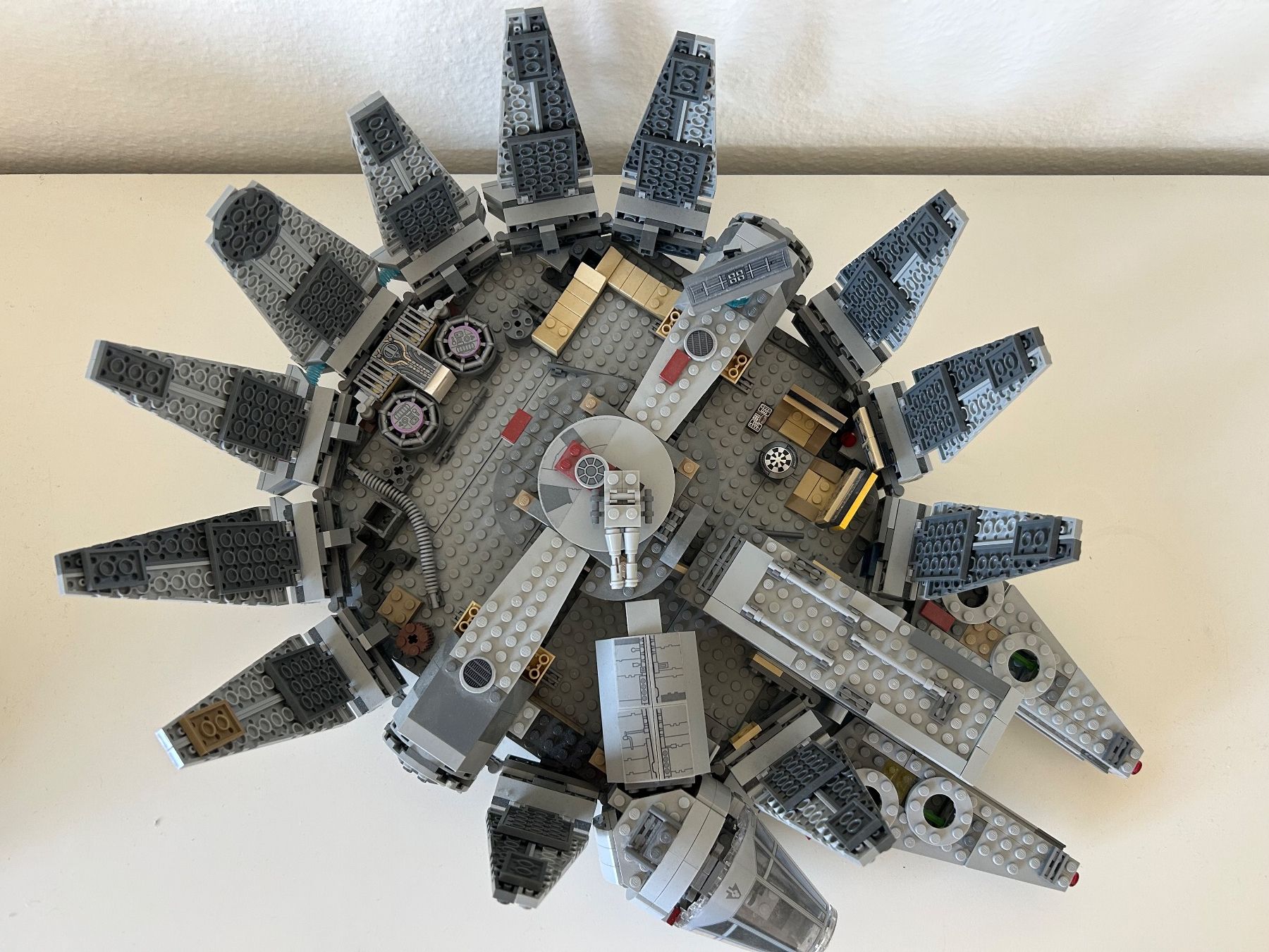 Lego Spielzeuge: Lego Star Wars Millennium Falcon – Gebraucht aus Kriens von remo.adm 1