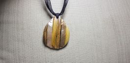 Collier avec pendantif nacre et bois de Bijou Nile