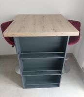 Bartisch mit Barhocker