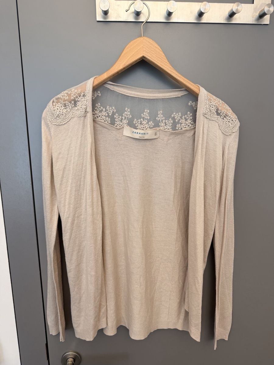 Pulls & Sweat-shirts: Zaraknit Jäckchen Beige – D'occasion à Küsnacht ZH par car_s7vs