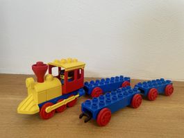 Lego Duplo Lokomotive mit 3 Wägen